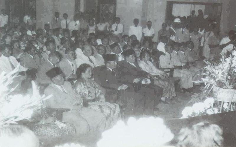 File:Peresmian unair.jpg