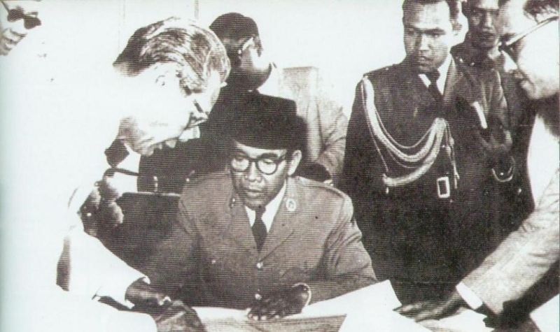 File:Peresmian unair(1).jpg