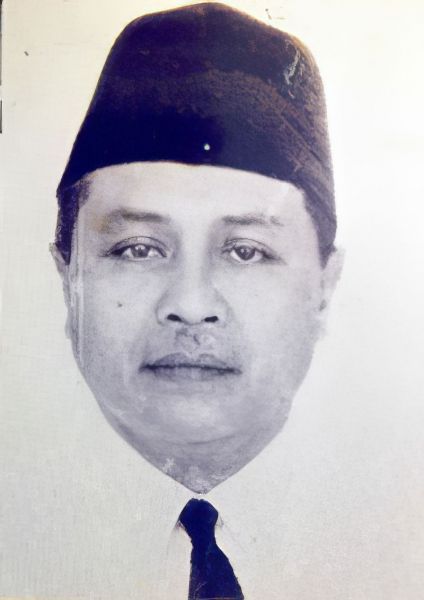 File:Abdoel Gaffar Pringgodigdo.jpg