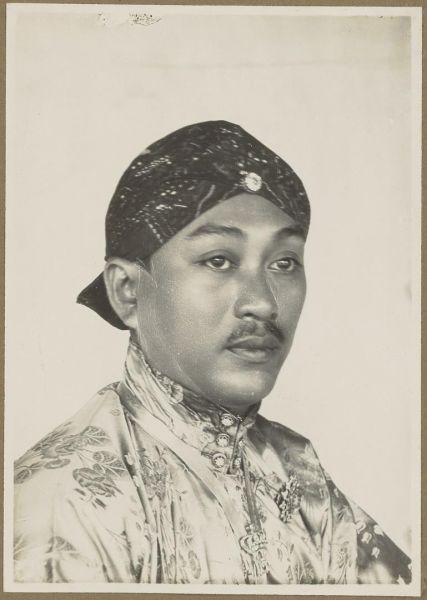File:Mangkunagara VII - TM-ALB-0466-5.jpg